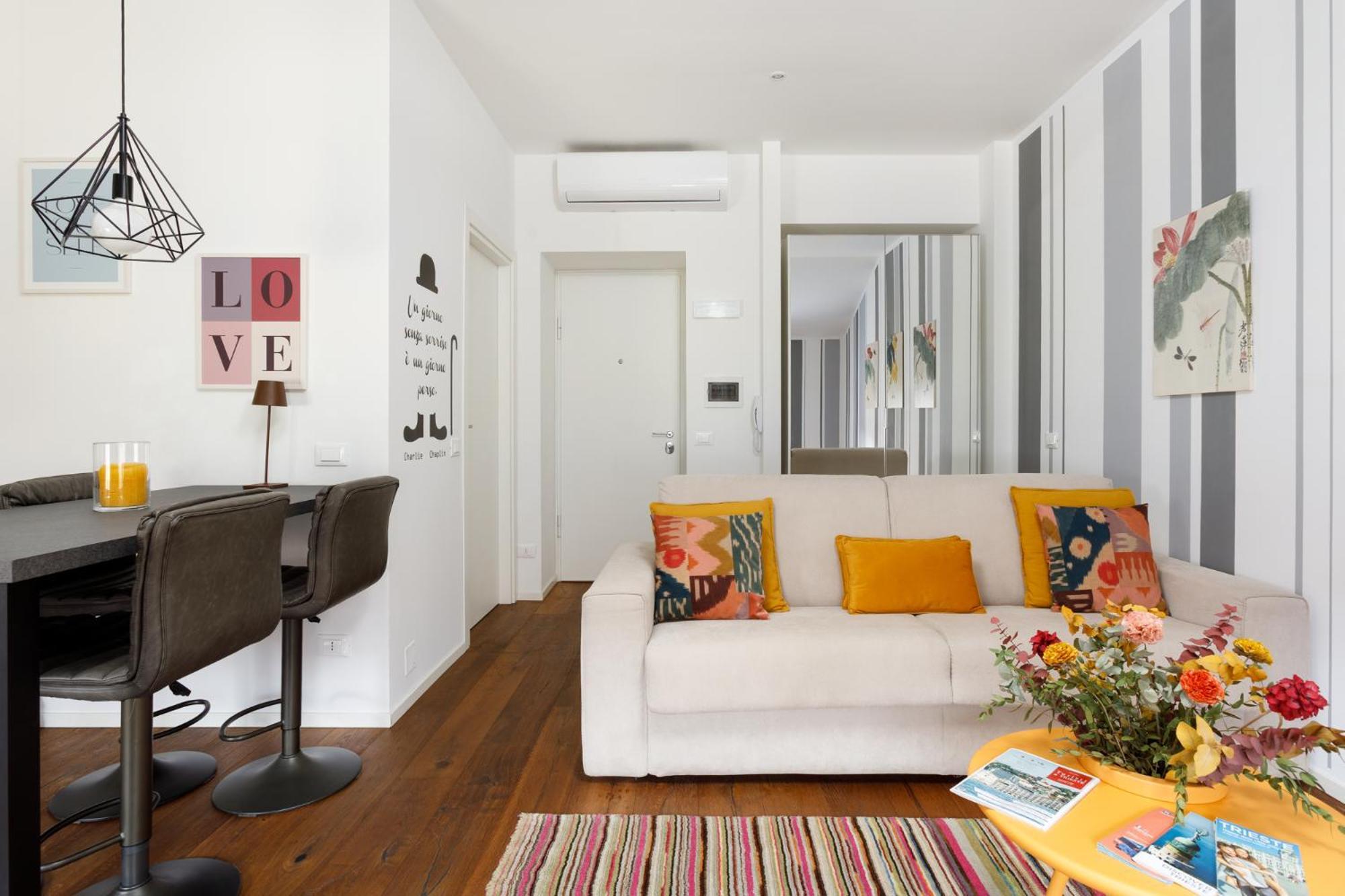 Central Trieste - Elegant City Stay ภายนอก รูปภาพ